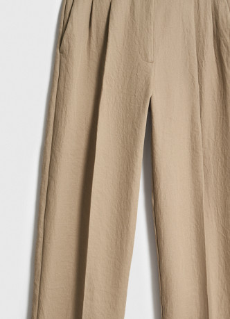 Прямые брюки cо складками