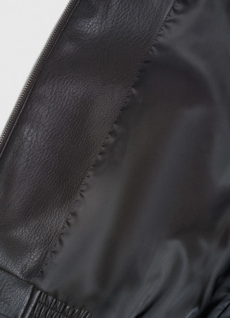 Легкая куртка из искусственной кожи