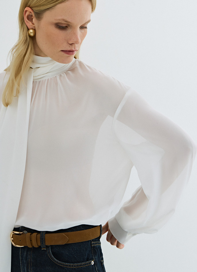 Блузка из шифона с шарфом