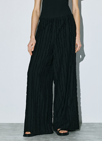 Широкие брюки на эластичном поясе