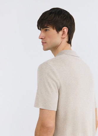 Вязаное поло с коротким рукавом