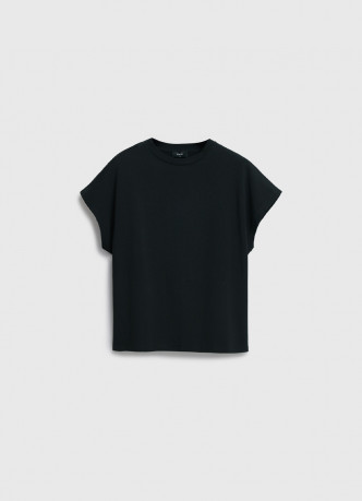 Футболка со спущенным плечом