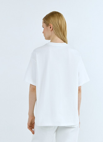 Футболка с цветочной аппликацией