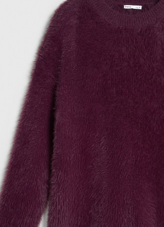 Джемпер из пушистой пряжи