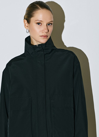 Лёгкая куртка с воротником-стойкой