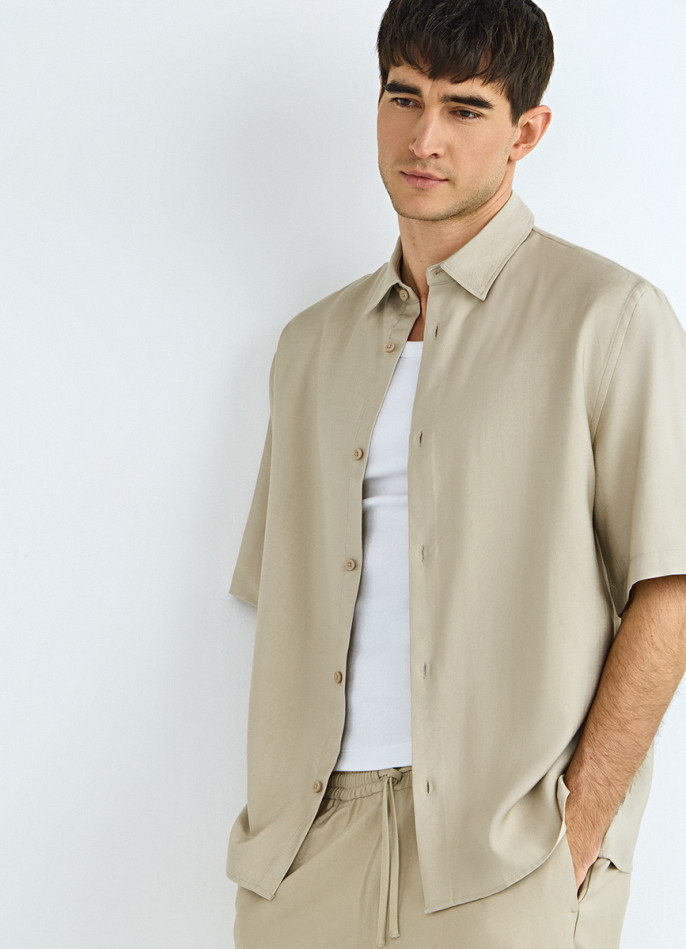 Рубашка из вискозы с коротким рукавом