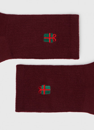 Носки в рубчик с вышивкой