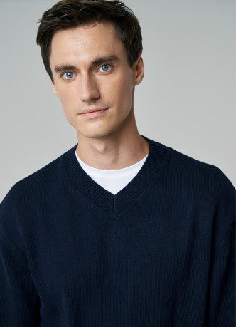 Джемпер c V-образным вырезом