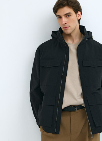 Куртка с накладными карманами