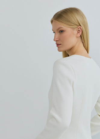 Кардиган на пуговицах с V-вырезом