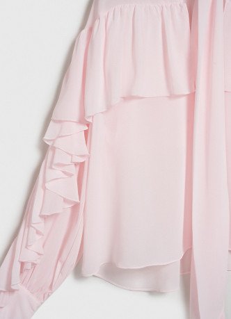 Блузка с объёмными рюшами