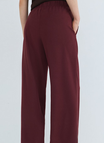 Прямые брюки с эластичным поясом