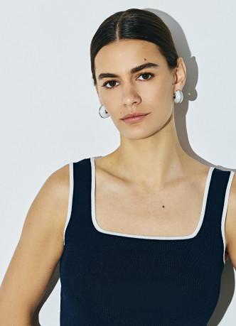 Трикотажный топ с контрастной отделкой