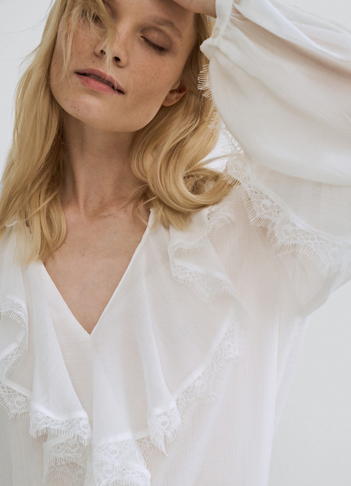 Блузка из шифона с рюшами