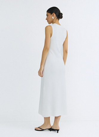 Вязаное платье с воротником-поло