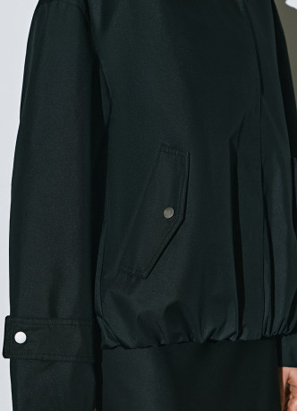 Короткая куртка с воротником-стойкой