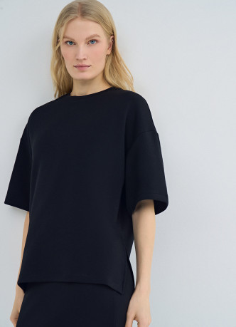 Футболка оверсайз с разрезами