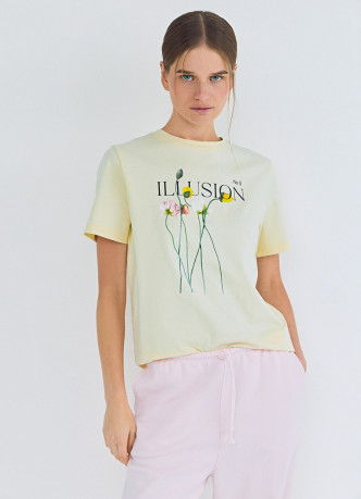 Футболка с цветочным принтом