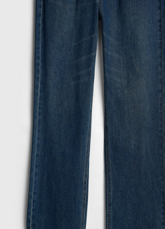 Прямые джинсы с высокой посадкой