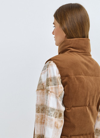 Утеплённый вельветовый жилет