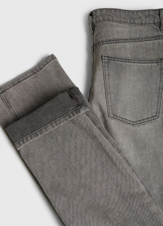 Прямые джинсы со средней посадкой