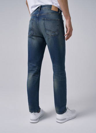 Зауженные джинсы