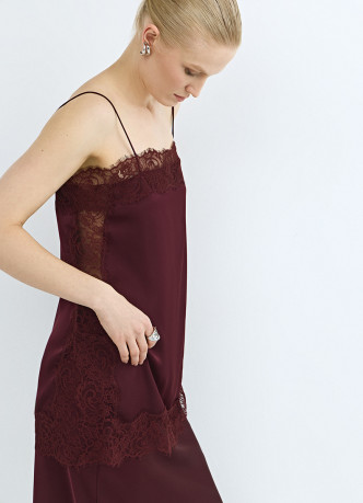 Удлинённый топ с кружевом