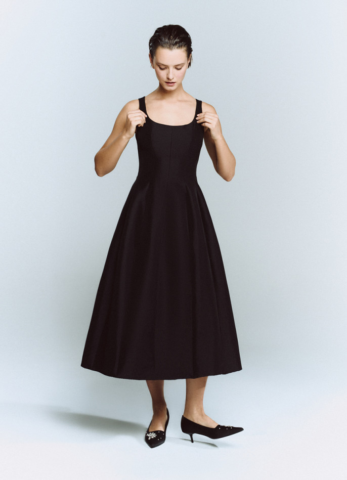 Платье с расклёшенной юбкой