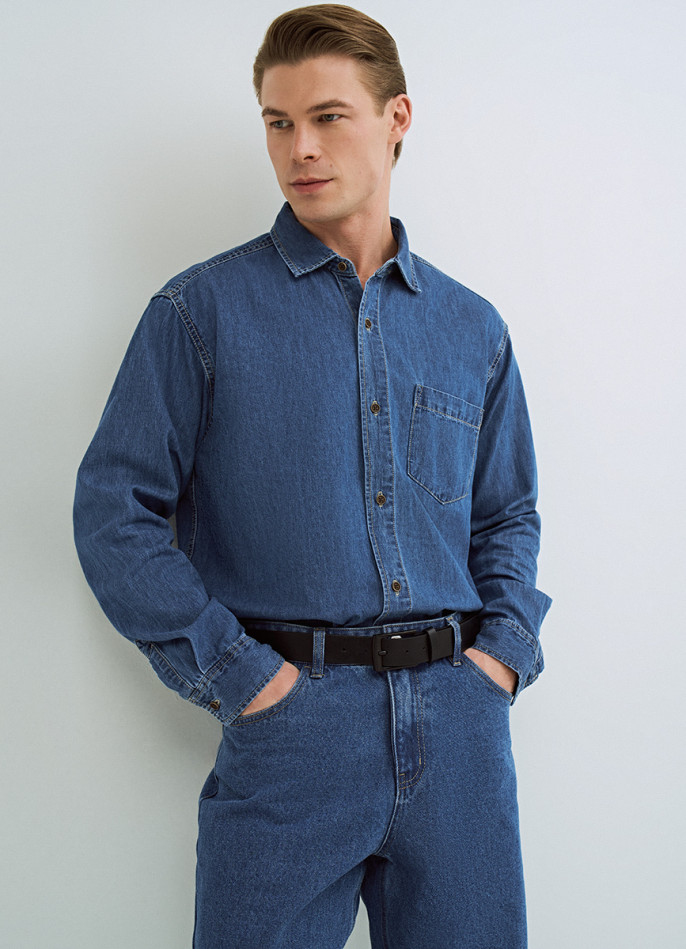 Джинсовая рубашка на пуговицах