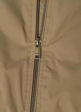 Бомбер на молнии