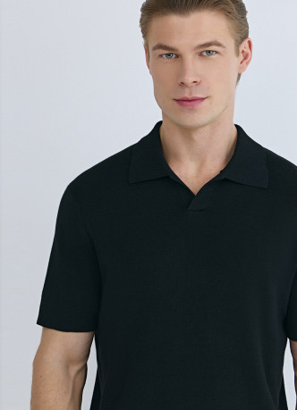 Вязаное поло с коротким рукавом