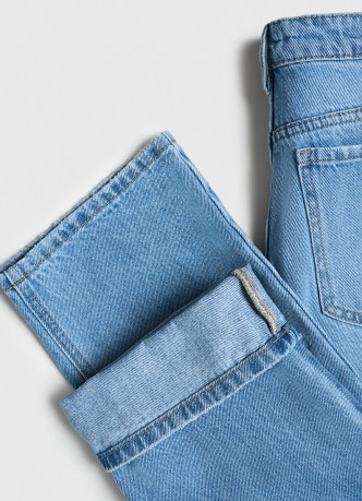 Прямые джинсы со средней посадкой