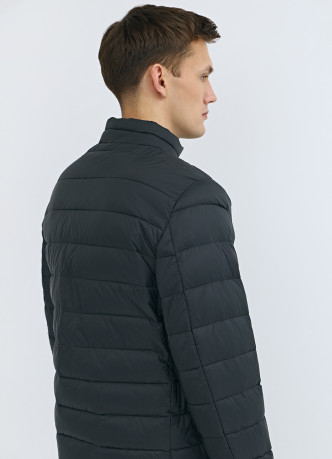 Утеплённая лёгкая куртка с воротником-стойкой