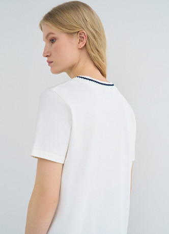 Футболка с вышивкой