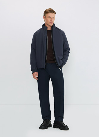 Утеплённая куртка с воротником-стойкой