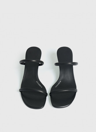 Босоножки на каблуке