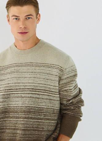 Джемпер с эффектом градиента