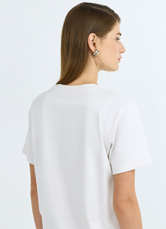 Футболка с цветочным декором