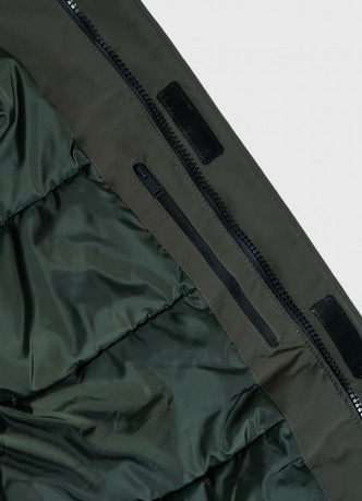 Утеплённая куртка с накладными карманами