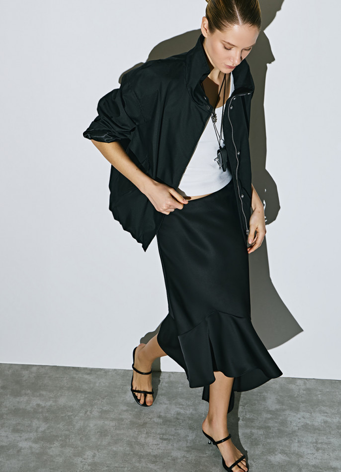 Атласная юбка миди А-силуэта