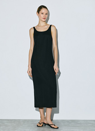 Льняное платье на широких бретелях