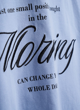 Футболка с вышивкой для девочек