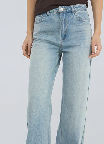 Широкие джинсы с высокой посадкой