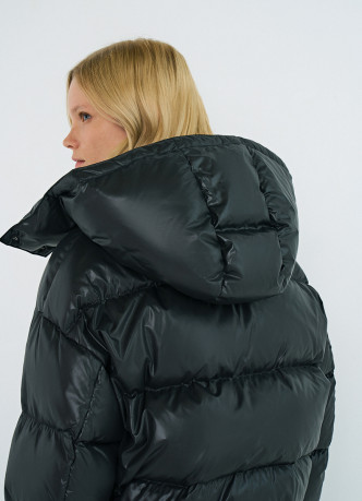 Короткий пуховик с натуральным пухом