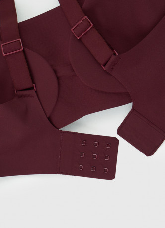 Бесшовный бюстгальтер с формованными чашками