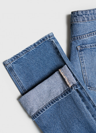 Прямые джинсы с высокой посадкой