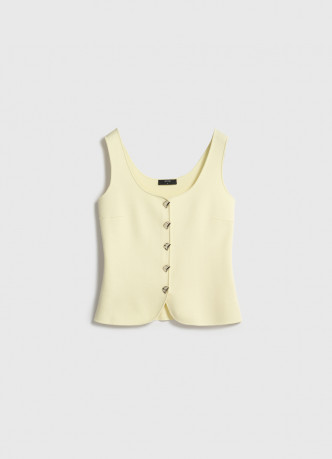 Жилет с акцентными пуговицами