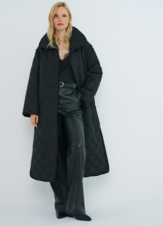 Длинное стёганое пальто с поясом