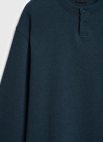 Свитшот с вырезом хенли