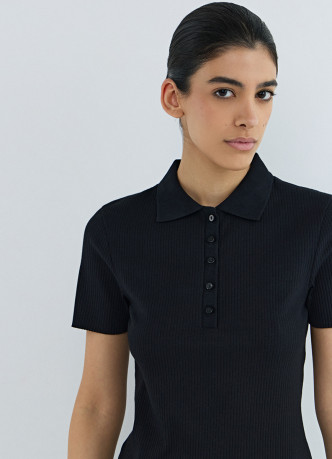 Поло в рубчик с коротким рукавом